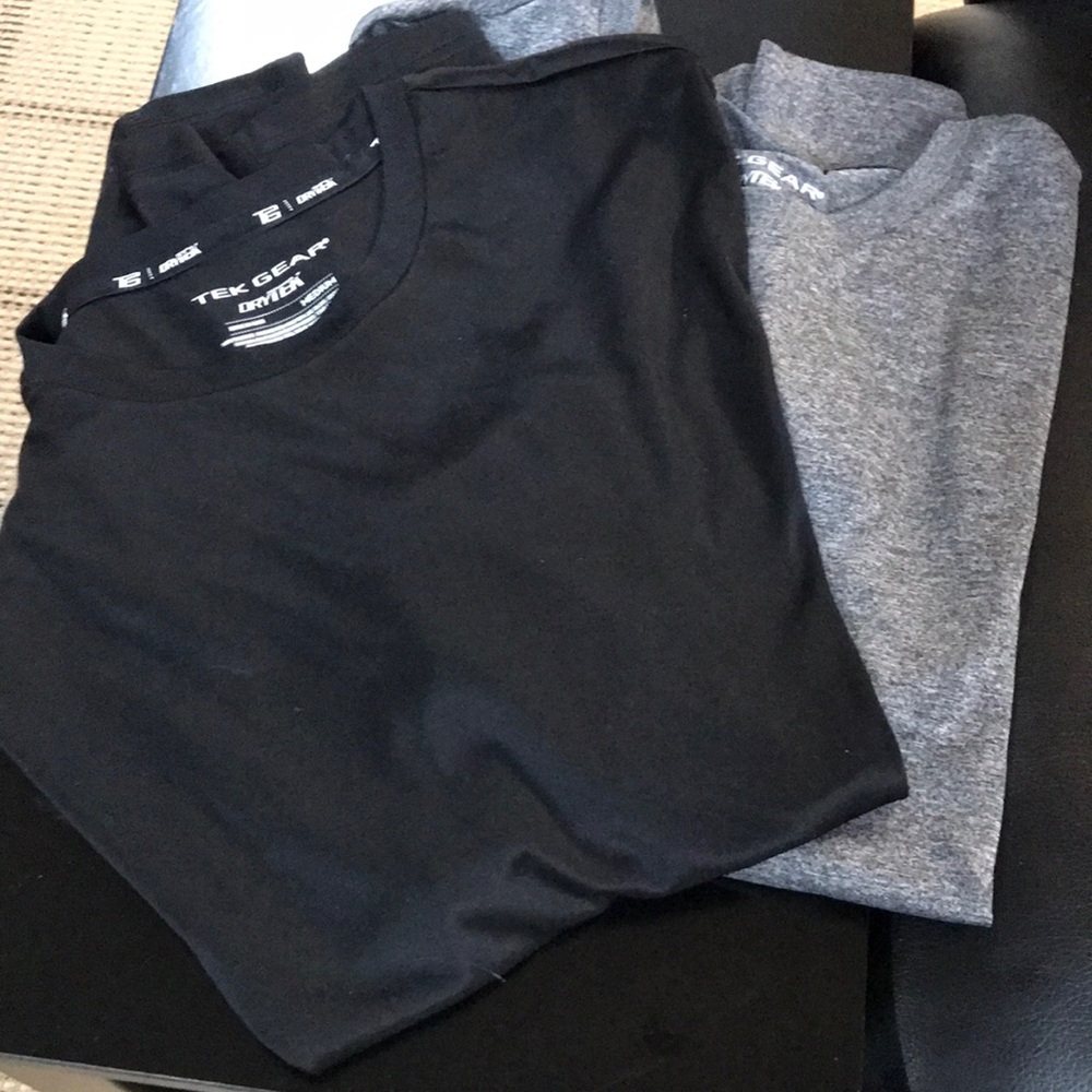 2 men’s dry tek medium shirts